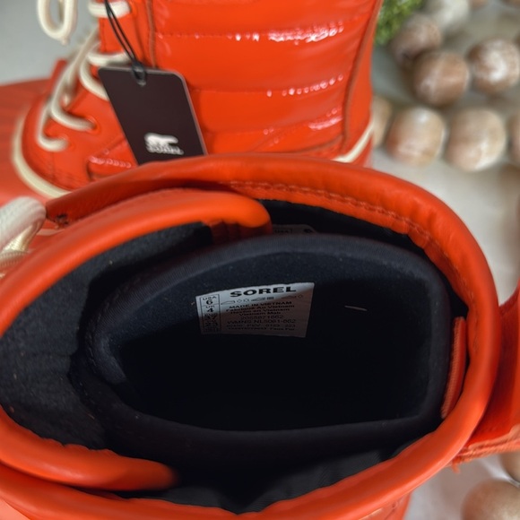 Sorel WOMEN'S CARIBOU ROYAL WATERPROOF BOOT Sz 6 - Picture 11 of 12